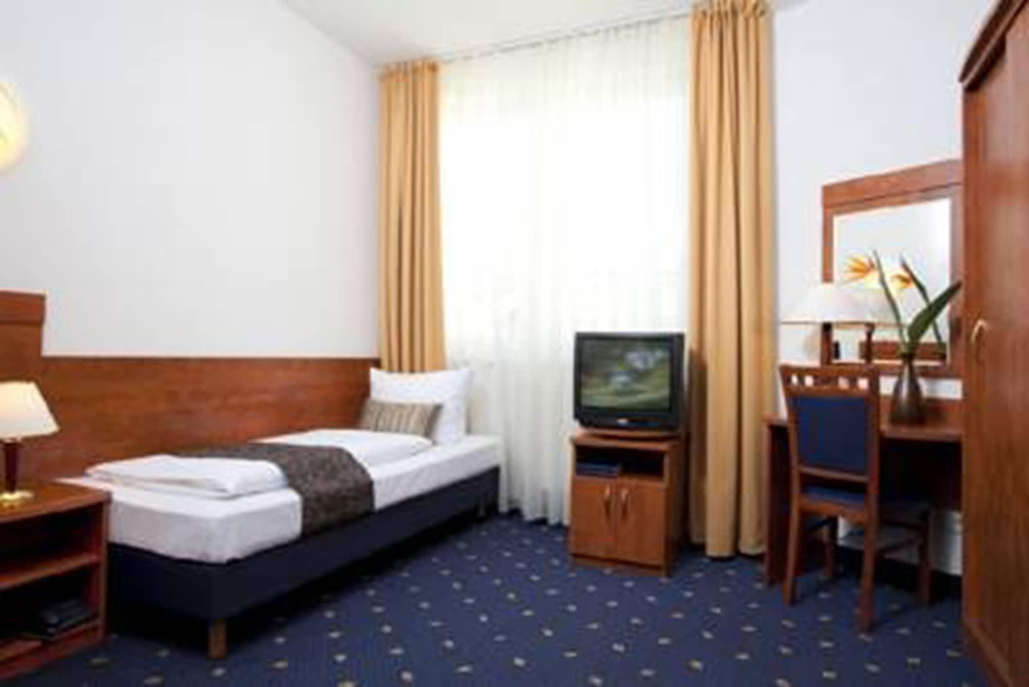 Hotel Atrium Charlottenburg Berlin Oda fotoğraf